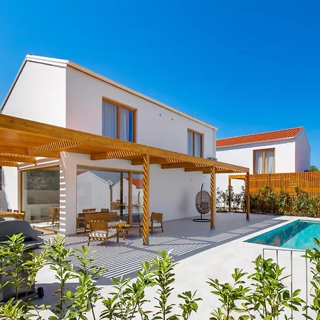 Villa 4 With Pool Soline, Krk, 280 M From Beach, By 4villas Soline (Krk)