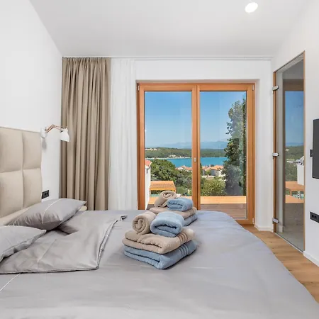 Vila 4 With Heated Pool Soline, Krk, 280 M From Beach, By 4villas Soline (Krk)