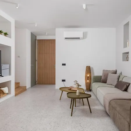 빌라 4 With Pool Soline, Krk, 280 M From Beach, By 4villas 솔린