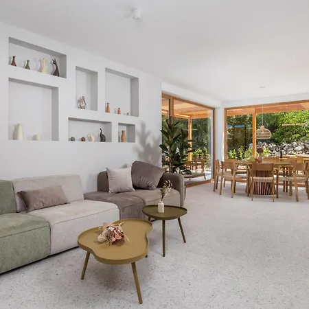 빌라 4 With Pool Soline, Krk, 280 M From Beach, By 4villas 솔린